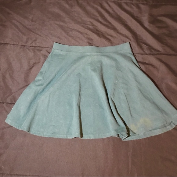 ☘️St. Patrick's Day Hunter Green Skater Skirt ☘️ - Picture 5 of 5